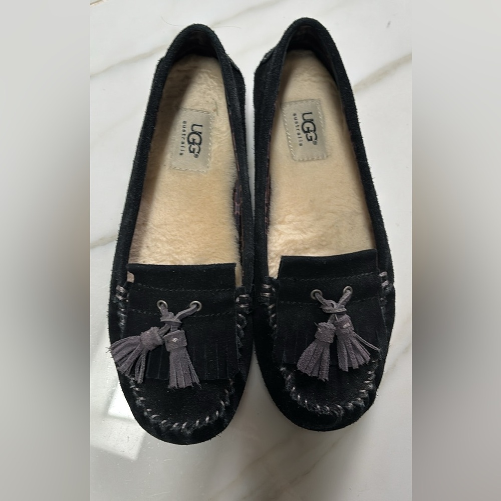UGG Mocassins Sz 7 EUC